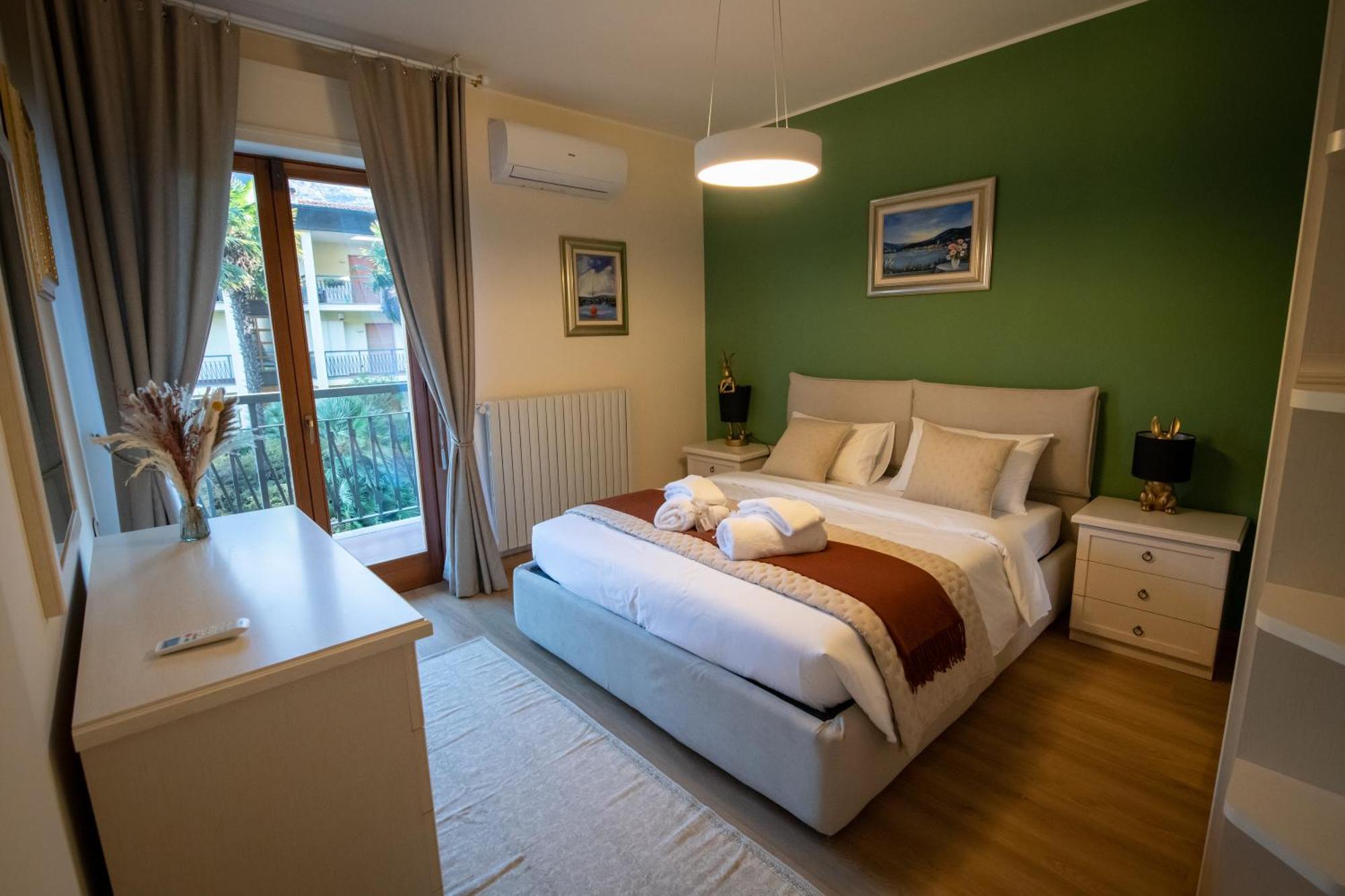 Residenza Lago Sereno Porto Ceresio Ngoại thất bức ảnh
