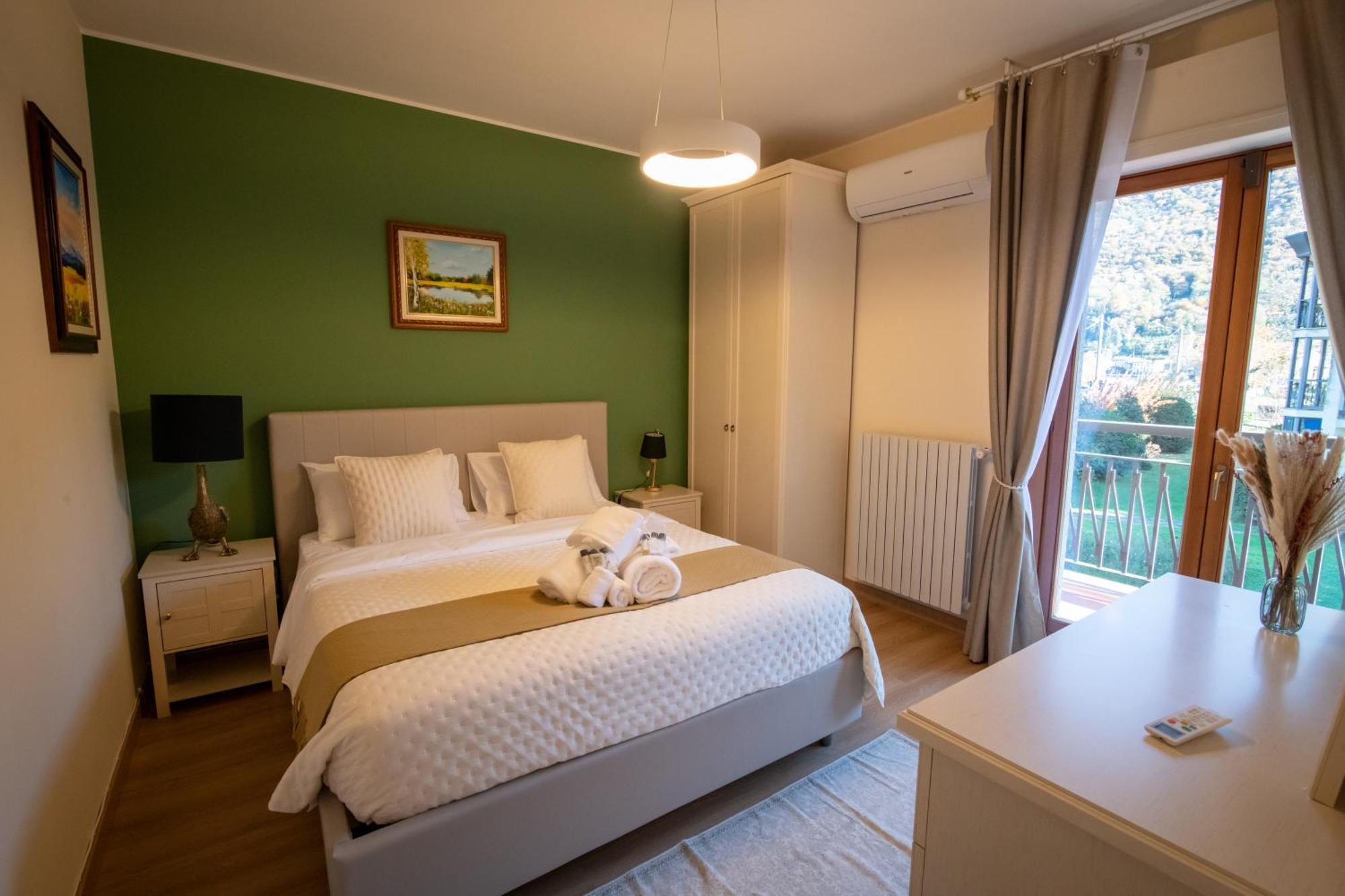 Residenza Lago Sereno Porto Ceresio Ngoại thất bức ảnh