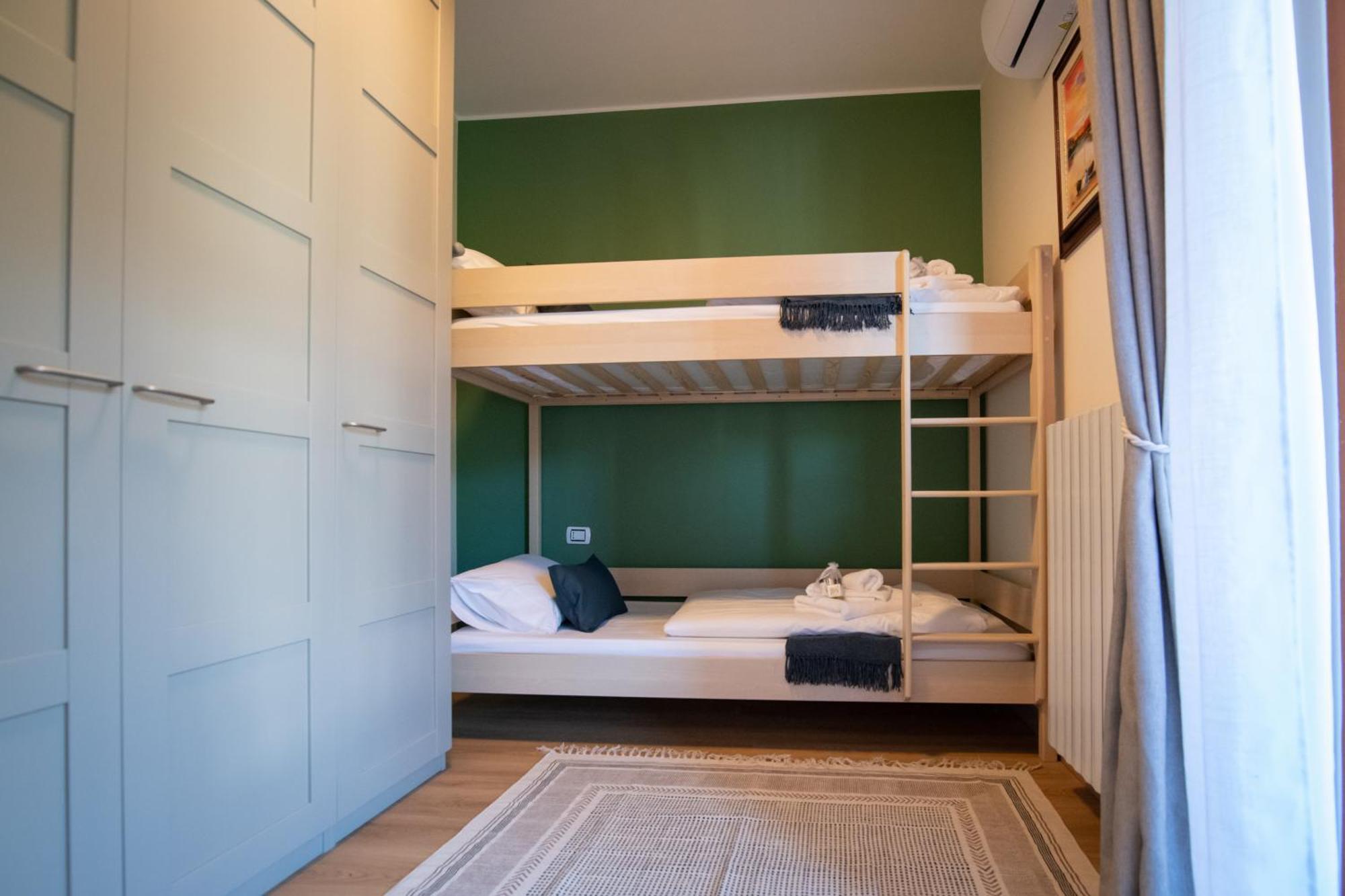 Residenza Lago Sereno Porto Ceresio Ngoại thất bức ảnh