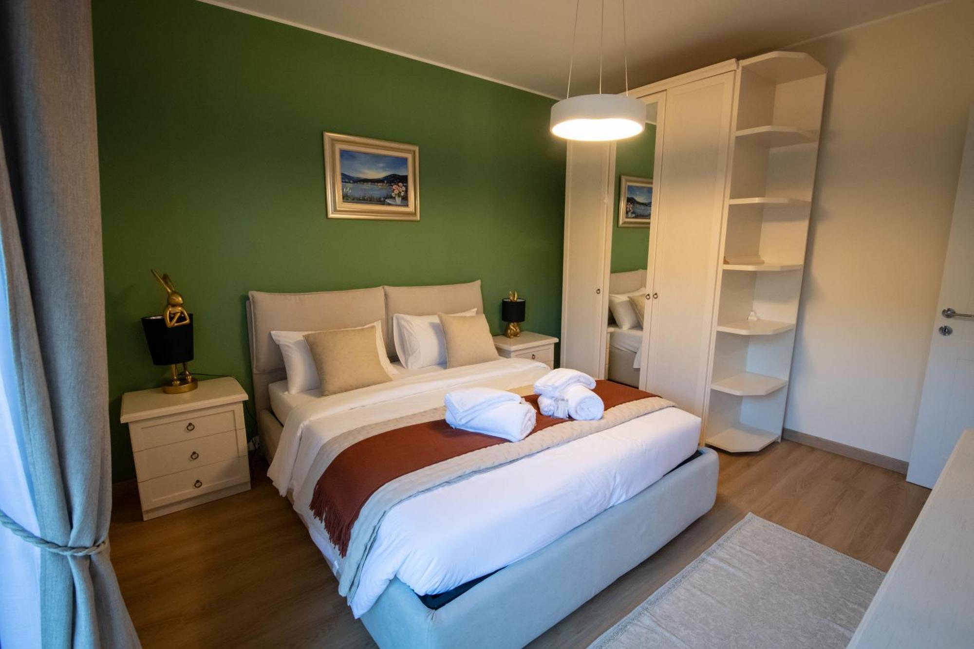 Residenza Lago Sereno Porto Ceresio Ngoại thất bức ảnh