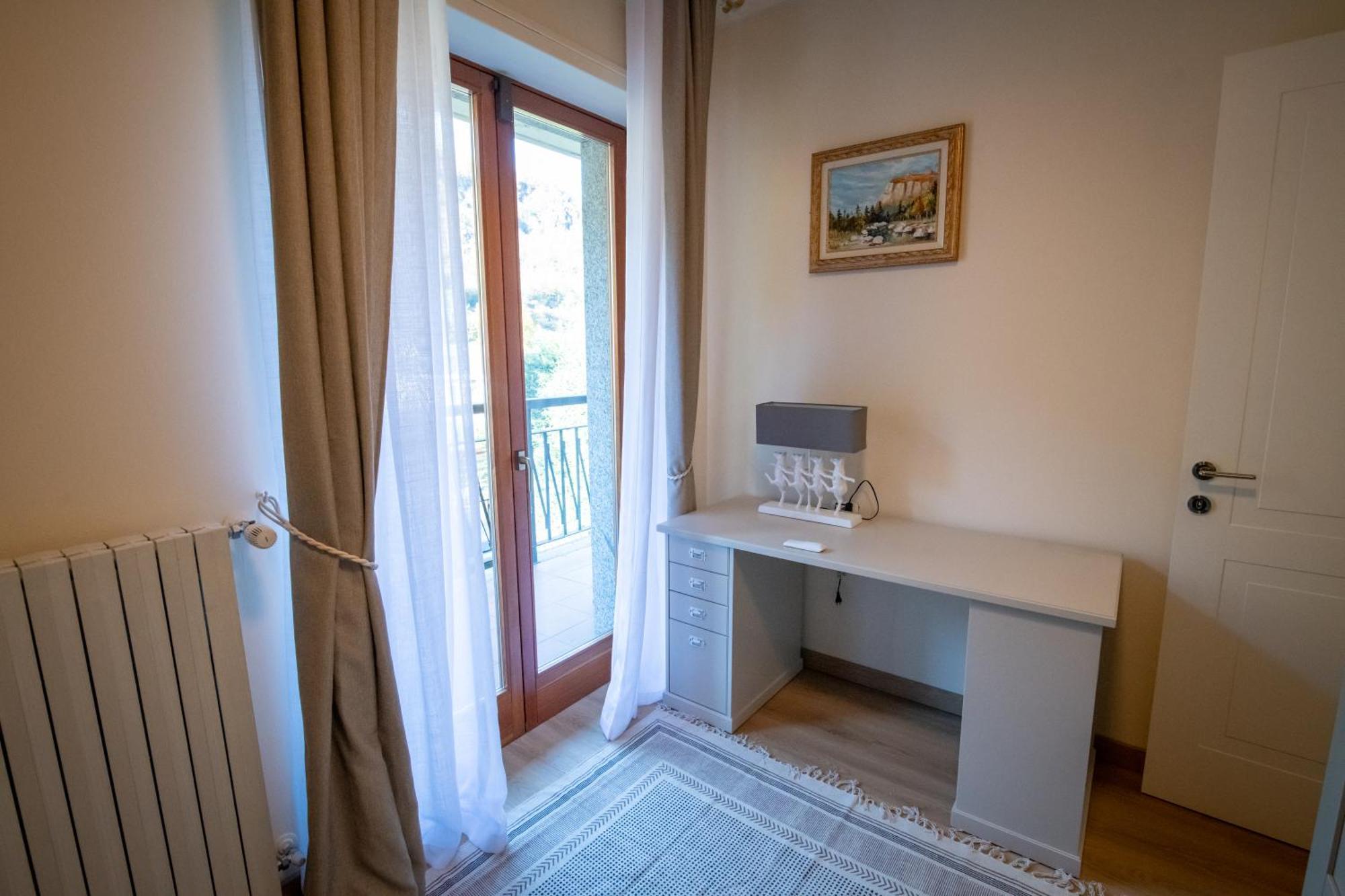 Residenza Lago Sereno Porto Ceresio Ngoại thất bức ảnh