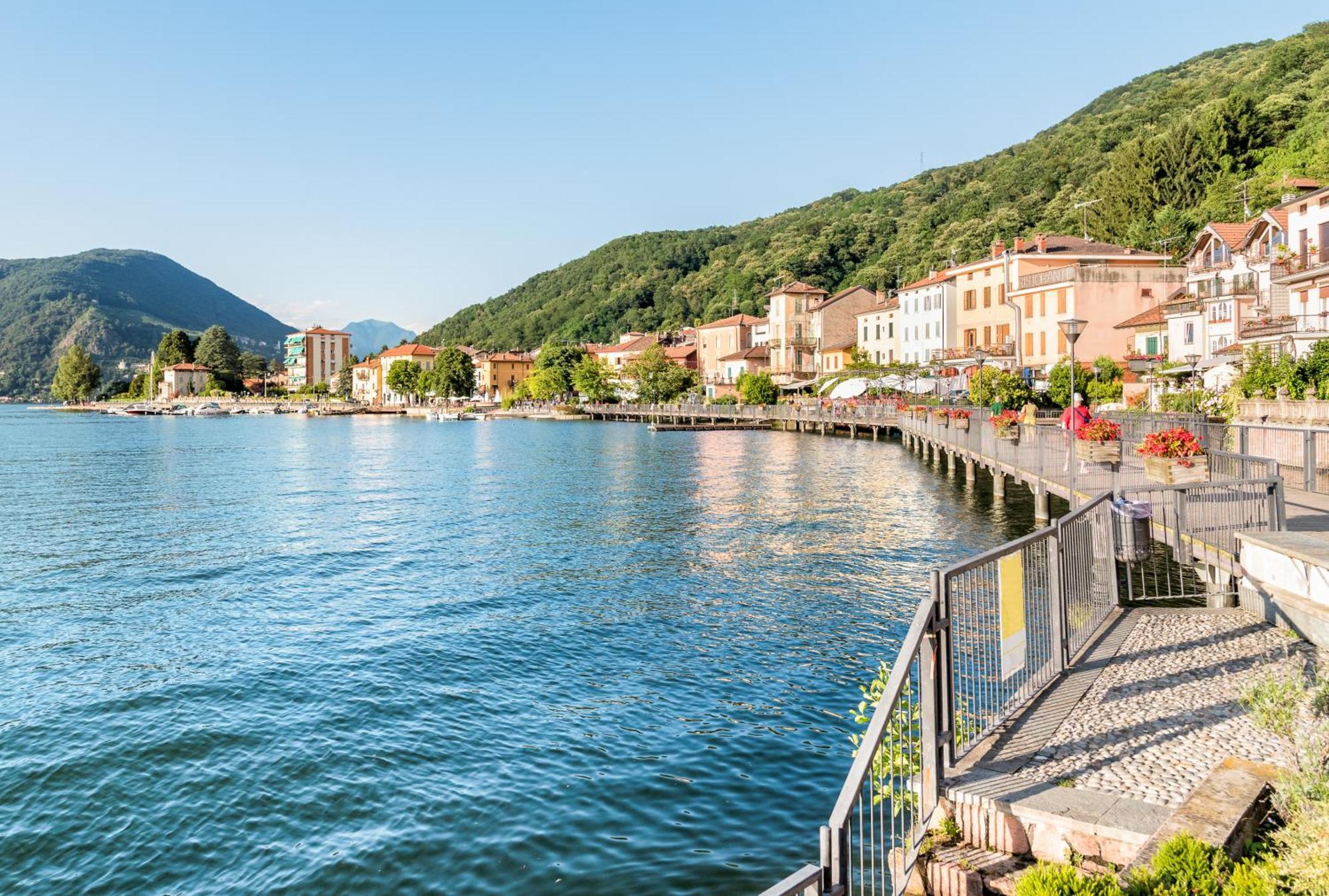 Residenza Lago Sereno Porto Ceresio Ngoại thất bức ảnh